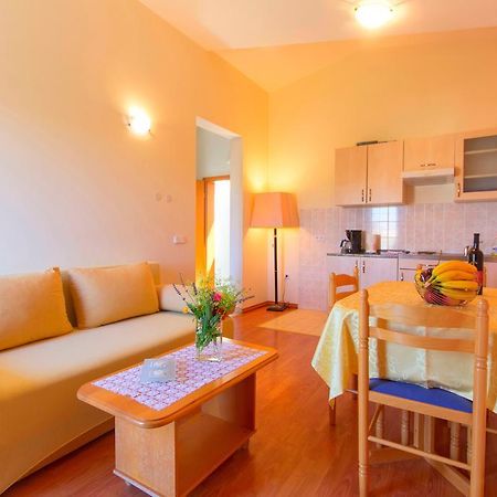 Apartments 4 Palme Funtana Rum bild