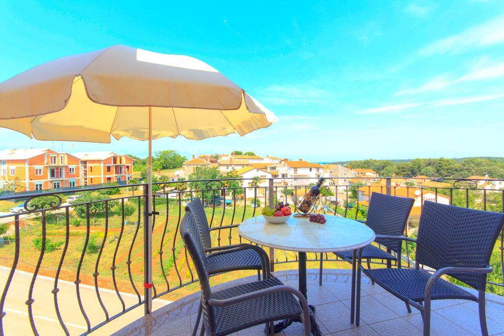 Apartments 4 Palme Funtana Rum bild